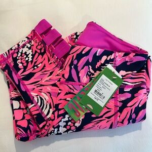 New with Tags Lilly Pulitzer Luxletic Weekender cropped A Jungle in Here
